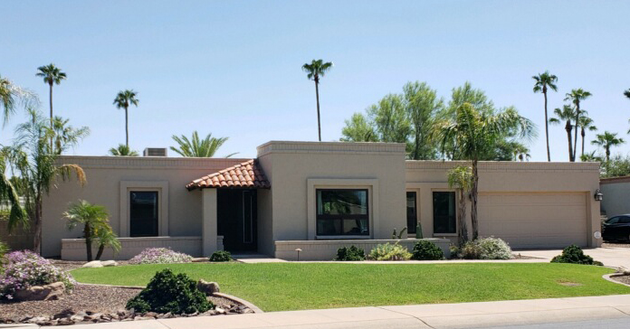 A modern home in a quiet neighborhood in Scottsdale
